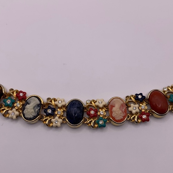 โจ Gorgeous Vintage JBK cameo and precious stones bracelet - Picture 5 of 17